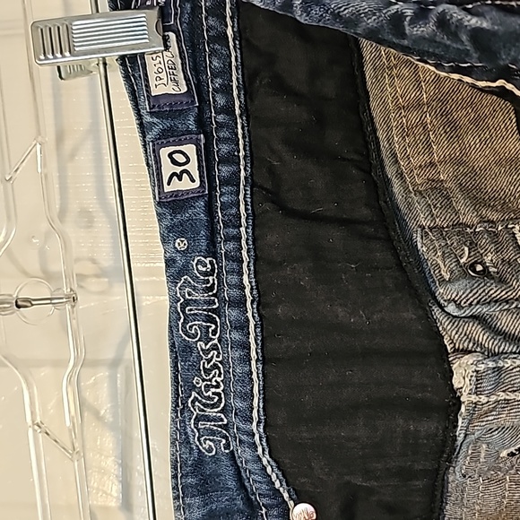 Miss Me Women's Capri - Picture 3 of 3